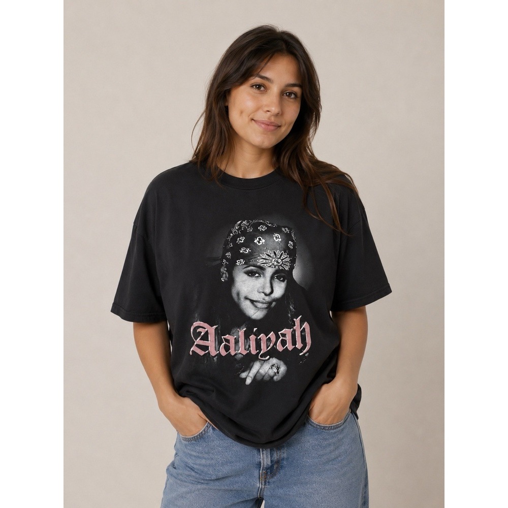 Aaliyah Graphic T-Shirt Men's XL Black Bandana Portrait Hip Hop R&B Tee